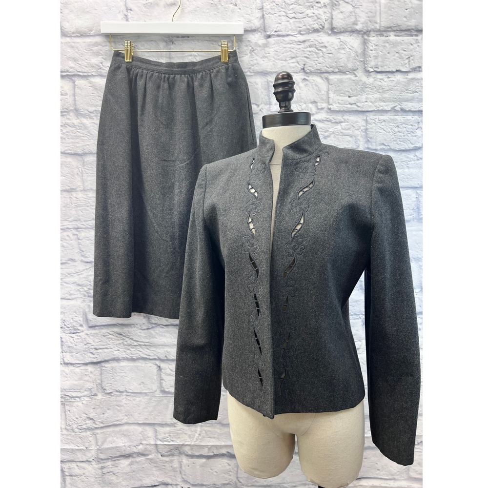 Sasson Skirt Suit Women 8 Grey Excellent Vintage Embroidered Cutout Wool‎ Blend